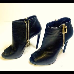 Roger Vivier, Black Bootie